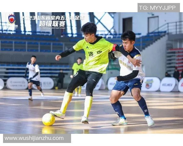 足球明星挑战五人制足球赛场展现技艺与激情的精彩对决